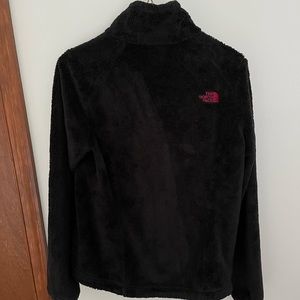Woman’s black northface